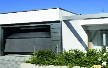 Sekcijska garažna vrata brez stropnih vodil